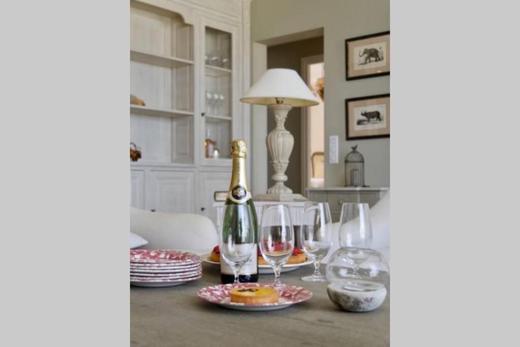 Bord De Mer - Ac, Wifi, Chic, Sea View, Beach 2 Minutes Walk Antibes Eksteriør bilde
