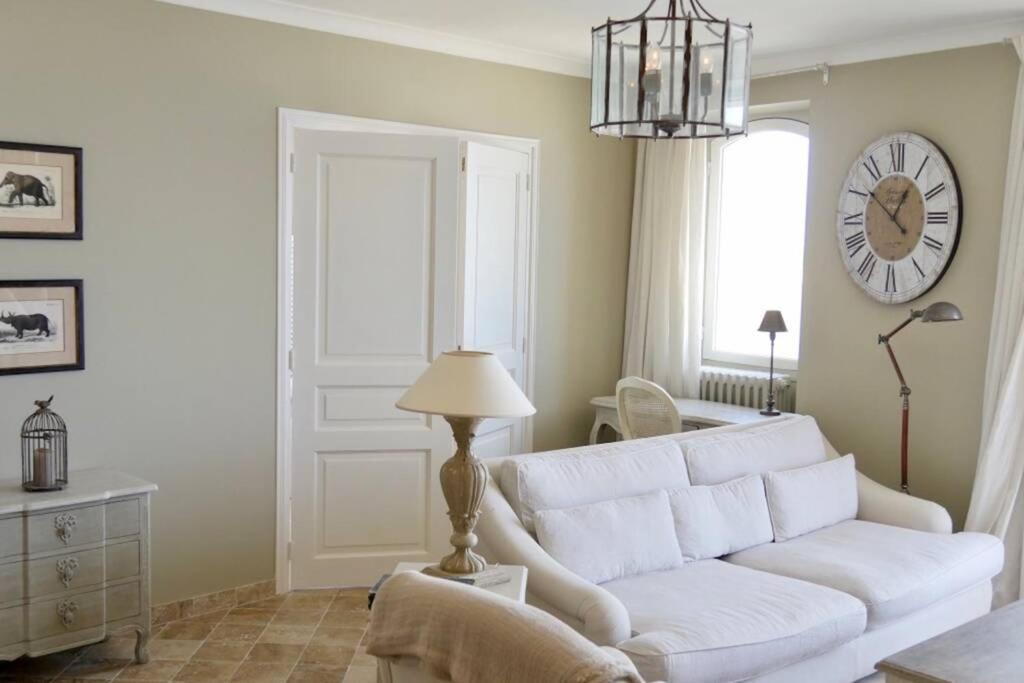 Bord De Mer - Ac, Wifi, Chic, Sea View, Beach 2 Minutes Walk Antibes Eksteriør bilde