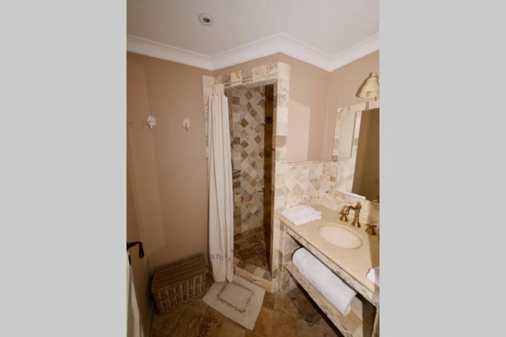 Bord De Mer - Ac, Wifi, Chic, Sea View, Beach 2 Minutes Walk Antibes Eksteriør bilde